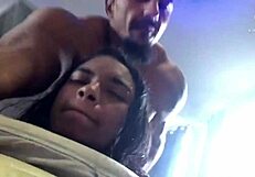 comi a namorada do meu amigo na pele e gozei na boca dela safada engoliu tudo