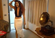 Erotic Room-Ospite Dana Santo With Cum On Bed