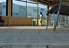 roxalana cheh, that sexy redhead, looks stunning underwater