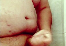 La vecina caliente hace que me masturbe