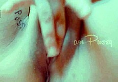 Amateur girlfriend fingers shaved pussy close up