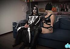 Dagfs - fuck my catsuit Bella Mur in blowjob and fingering.