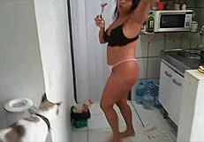 Sarah Rosa's sensual cooking with big tits