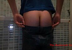 cleaning the bath with homemade amateurs