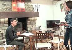 LA PROF EST UNE COUGAR ET DONNE COURS EN LINGERIE - INTRO