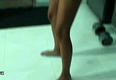 Follo El Co�o De Mi Hermanastra Mientras Hace Ejercicio