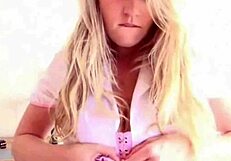 Amadoras Peitudas Showing Off for Teen 18+ Amateur Fans!