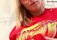 Amadoras Peitudas Showing Off for Teen 18+ Amateur Fans!