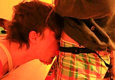 صديق مربوط محكم للعب سترابون من سيدة