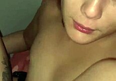 mientras me parten la vagina le envio un saludo a mis seguidores con dirty talk y natural tits