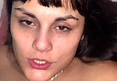 mientras me parten la vagina le envio un saludo a mis seguidores con dirty talk y natural tits