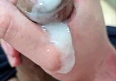 منزلي، رجل ثنائي الجنس يقذف عدة مرات في جلسة فردية