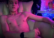 Passionate Gamer And His Friend Casey Donovan!