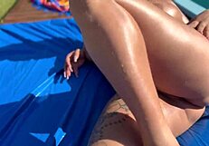 Wow! Tia e Sobrinha Caught by 2 Friends at Pool in Wild Action