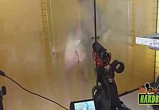 os maiores peitos do brasil nos vidros ofuscados do banho - rafaella denardin - ed j