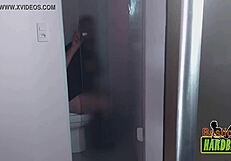 os maiores peitos do brasil nos vidros ofuscados do banho - rafaella denardin - ed j