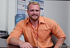 Straight guy gets first gay blowjob