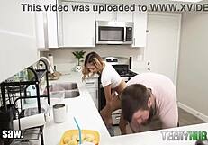 Barista bang mina luxx chris epic