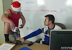 Hot Actors Fuck In Gay Sex Holiday Movie