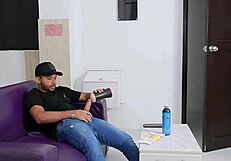 mi mejor amiga me ayudó a relajarme después de sorprenderme masturbándome