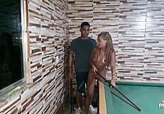 Jogando Sinuca e Sentando no Taco