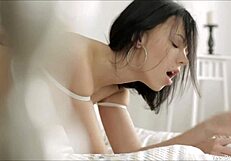 Hot Teen 18+S Share Cock In Threesome Blowjob