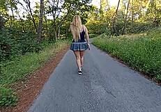 Meryledyxxx se dotýkám v lese a tryskám v divokém veřejném vystoupení