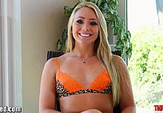 AJ Applegate gets a sloppy deepthroat blowjob