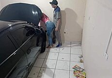 Boss and client get horny in the mechanic's workshop!