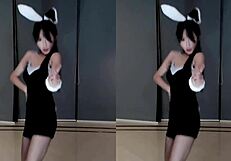 chinese cutie dancing with sexy moves worth watching