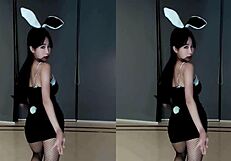 chinese cutie dancing with sexy moves worth watching