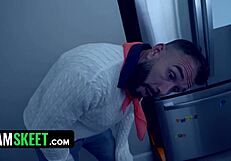 HOLY SHIT, VELMA & FRED FUCK INSTEAD OF SOLVING MYSTERIES IN CREEPY HOUSE! SKINNY COSPLAY BABE IN SOCKS GETS IT HARD.