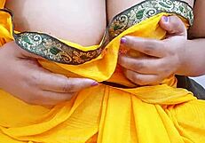 Sexy bhabhi from West Bengal posing in saree