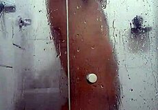 Austrian twink walks in Flamengo landfill then bathes at home