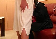 زوجين هاويين بزي بحار يستمتعان بجنس قوي مع نهاية كريمي