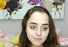 small tits brunette babe vibes her clit solo on webcam