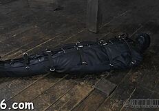 魅惑のギャルに厳しい鞭打ち調教！