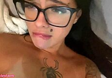 meti a rola na minha cunhadinha de 18yo, aproveitou que a irmã saiu pra sentar no marido dela