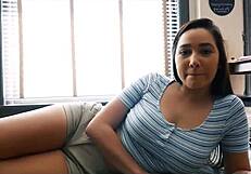 I caught my stepsister with a big ass and I decided to give her a good anal sex.