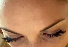 Čistilka Tiffany Leiddi pobrana za vroč hotelski seks z evropskim neznancem