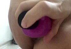 Chinese balls and vibrator stimulate vagina deeply