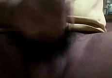 cậu bé nứng cặc thủ dâm bắn tinh tung tóe