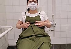 I lewdly masturbate in the store toilet as a chubby Asian MILF