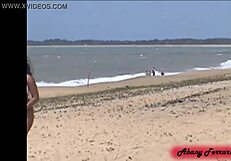 Fio dental e mostrando a buceta na praia de porto seguro ba