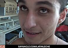 拉丁人户外为额外现金无套吸老板鸡巴