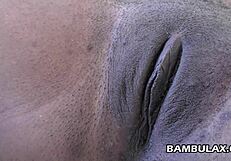 Ado ébène amateur interracial se fait remplir en creampie lors d’une baise hardcore brute avec un étalon noir.