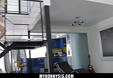 Stepsister Let Her Bigbro Get A Feel Of Her On The Inside - Myhornysis