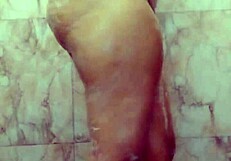 Amateur video of chubby Indian girl masturbating in the bathroom with dirty talk in Hindi