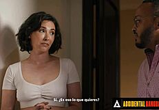 Casey Calvert dobi trdo gangbang, da ubije dolgčas v orgiji