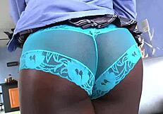 See the ebony tranny jerk?